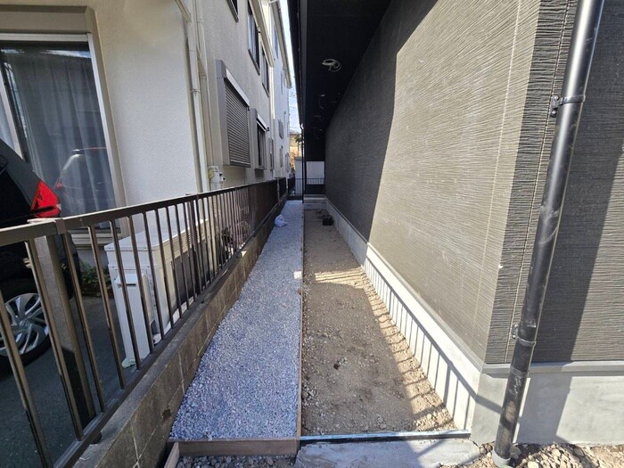 物件外観写真4　(エントランス部分)