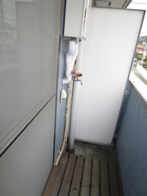 物件内観写真16　(洗濯機置場)