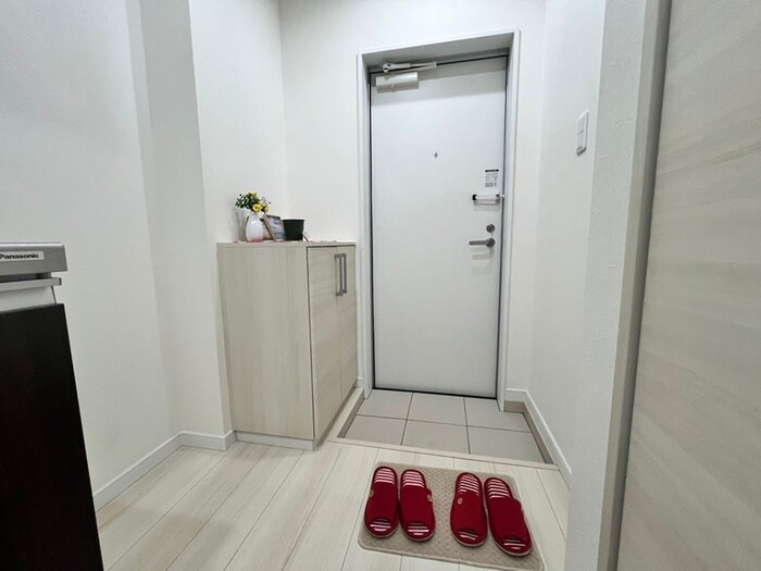 物件内観写真18　(玄関)