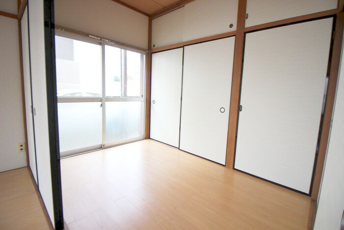 物件内観写真7　(室内からの展望)