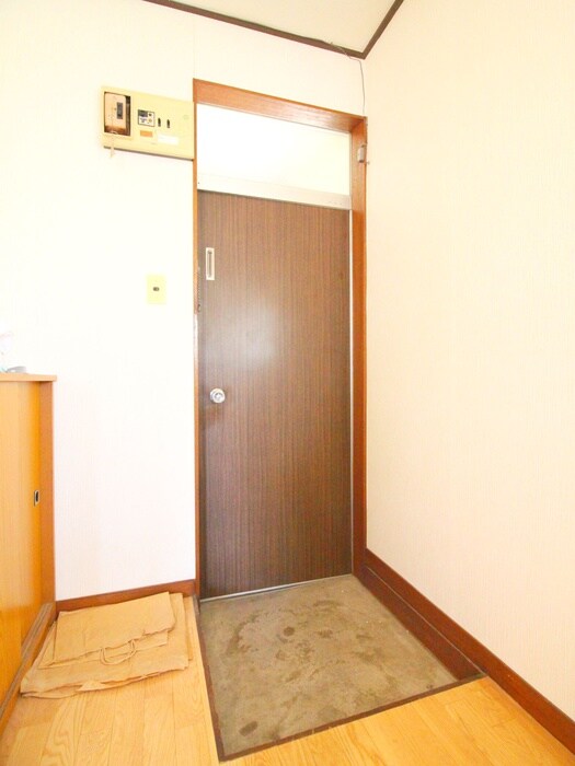 物件内観写真14　(玄関)
