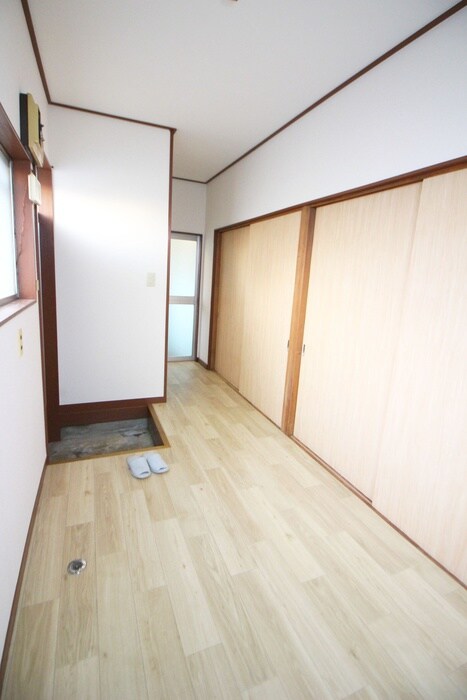 物件内観写真17　(廊下)