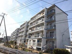 和泉中央南ハイツ５号棟（542）外観写真