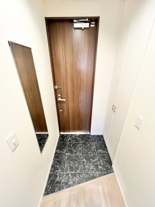 物件内観写真18　(玄関)