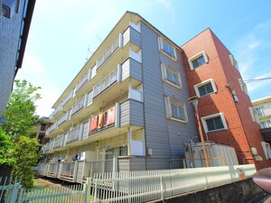 長瀬第二マンション外観写真