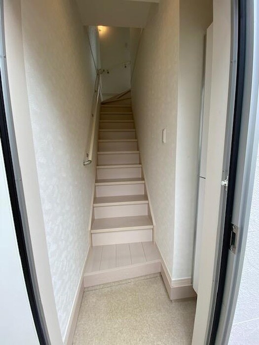 物件内観写真7　(玄関)