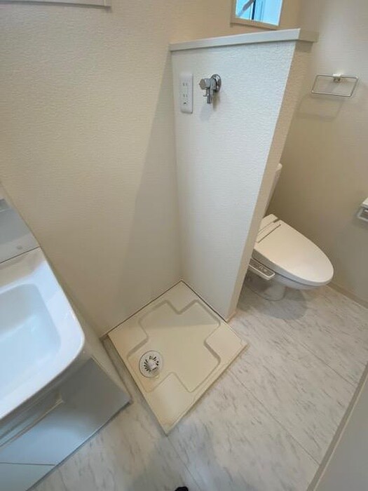 物件内観写真18　(洗濯機置場)