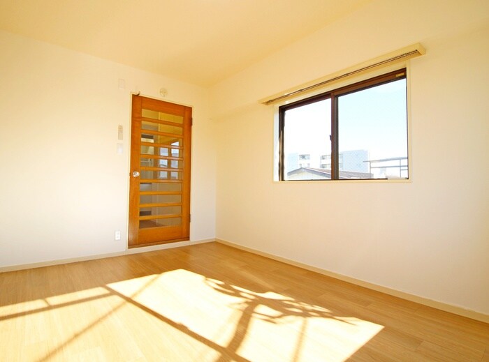 物件内観写真10　(居室)