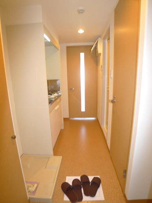 物件内観写真7　(玄関)