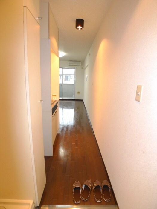 物件内観写真12　(廊下)
