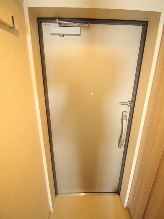 物件内観写真9　(玄関)