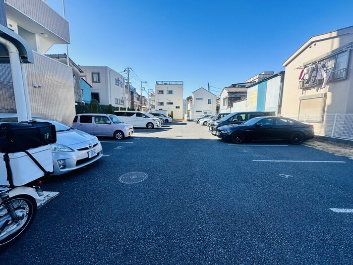 物件外観写真6　(駐車場)