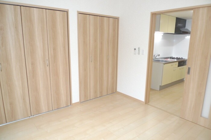 物件内観写真9　(居室)