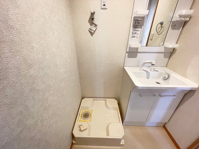 物件内観写真17　(洗濯機置場)