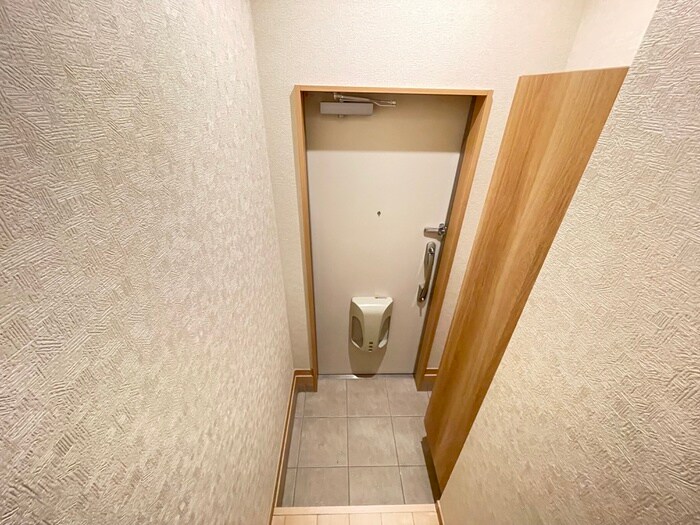物件内観写真21　(玄関)