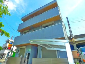 ラールブルー外観写真