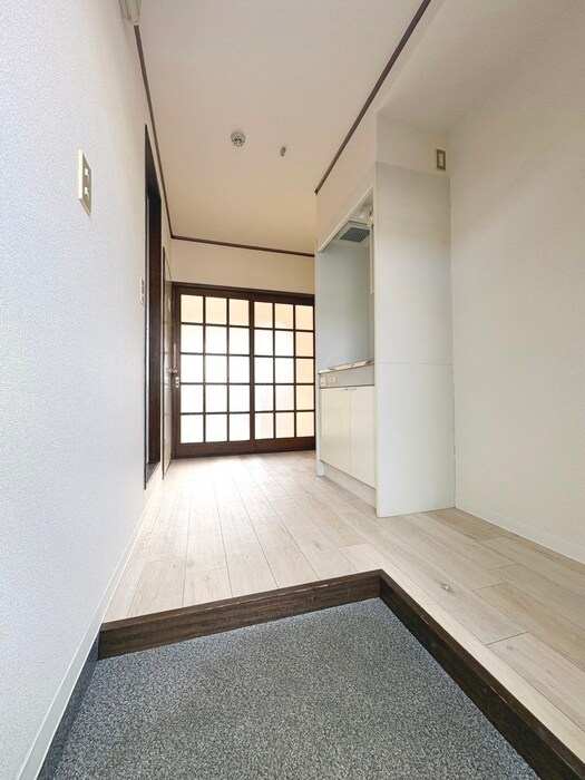 物件内観写真17　(玄関)