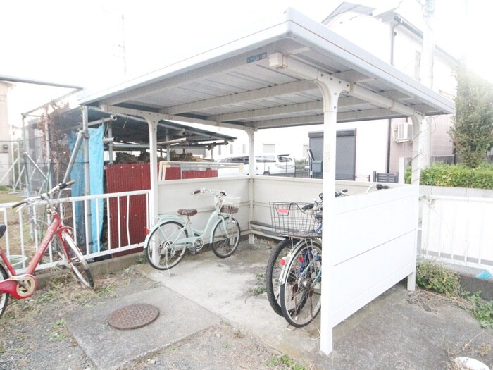 物件外観写真4　(駐輪場)