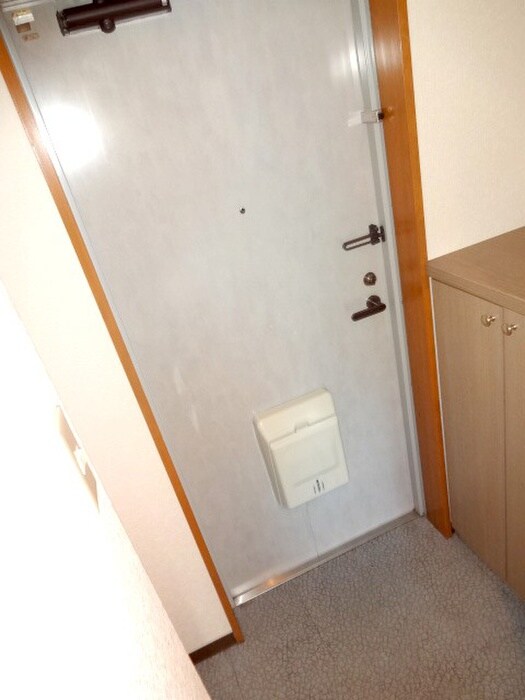 物件内観写真13　(玄関)