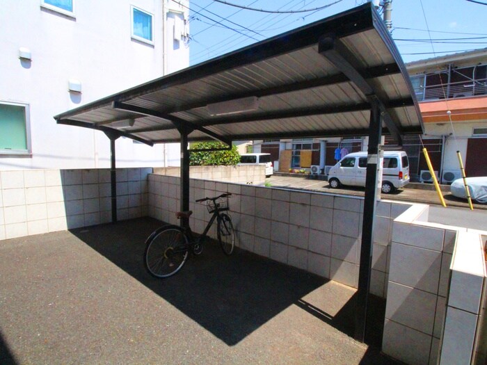 物件外観写真4　(駐輪場)