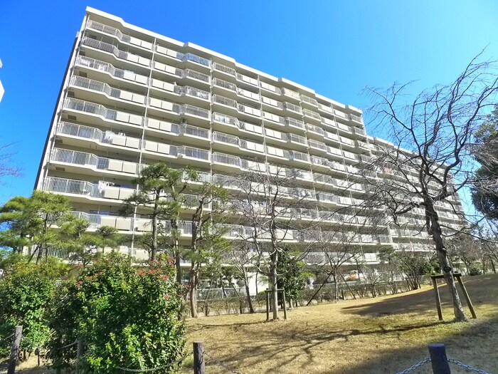 市川グリーンハイツＢ棟の外観写真