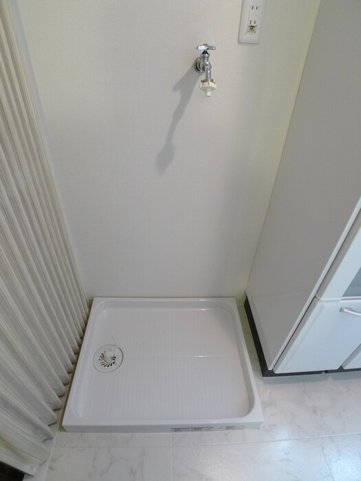 物件内観写真14　(洗濯機置場)