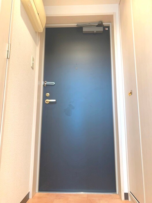 物件内観写真11　(玄関)