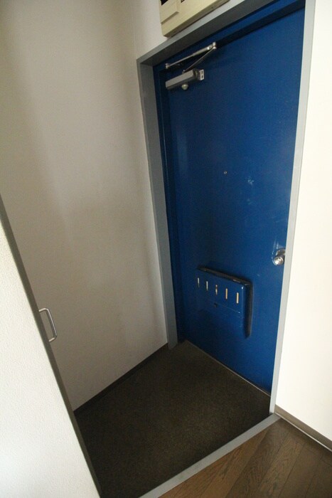 物件内観写真13　(玄関)