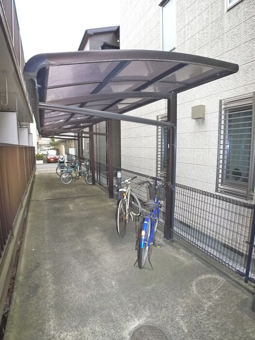 物件外観写真6　(駐輪場)