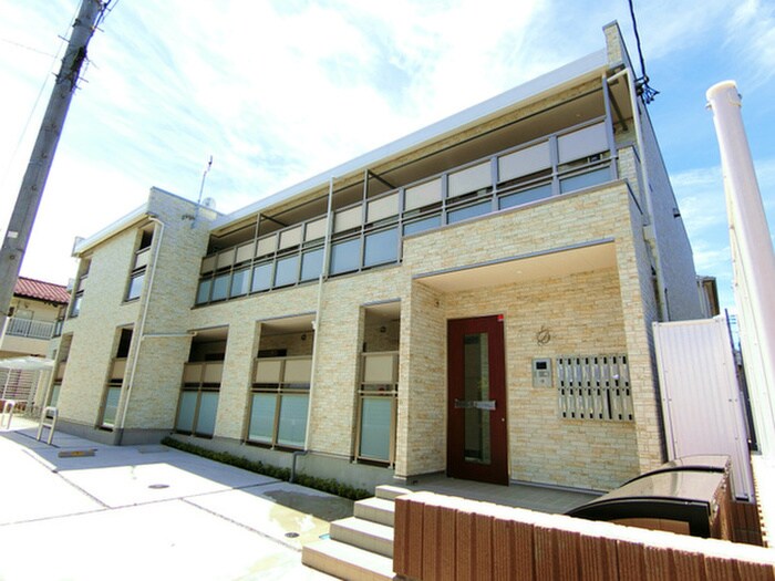 物件外観写真2　(エントランス部分)