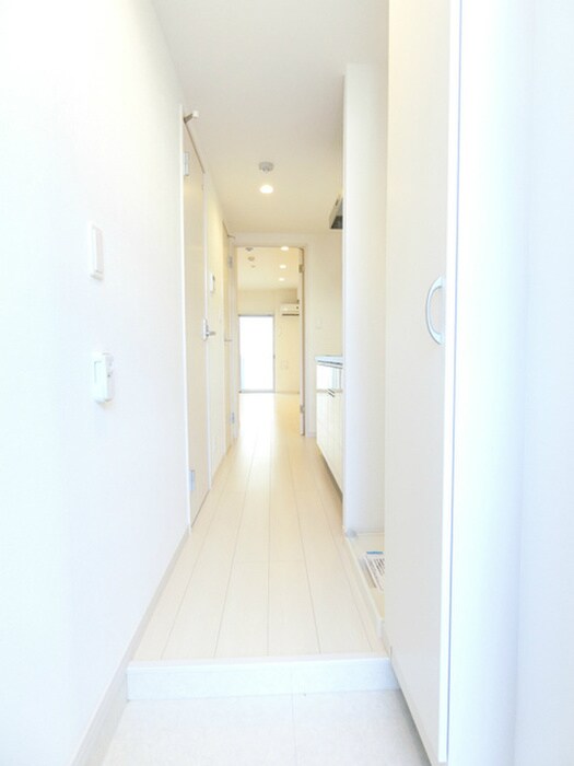 物件内観写真17　(廊下)