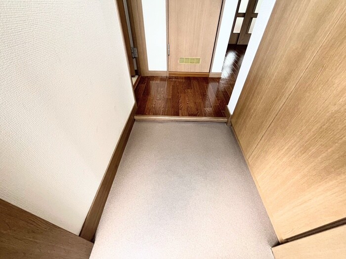 物件内観写真19　(玄関)
