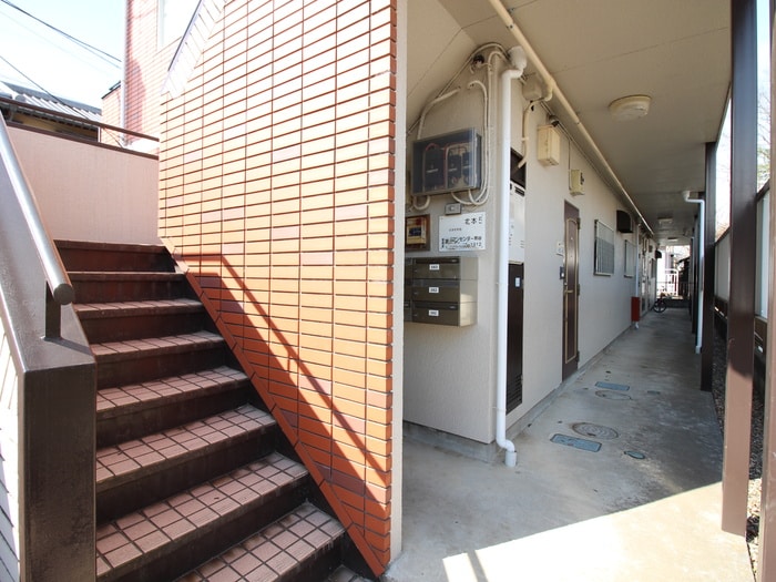 シティパレス北本第5のエントランス部分