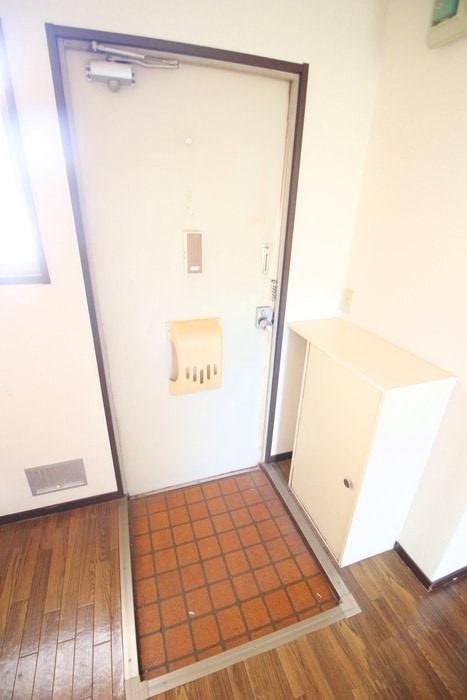 物件内観写真13　(玄関)