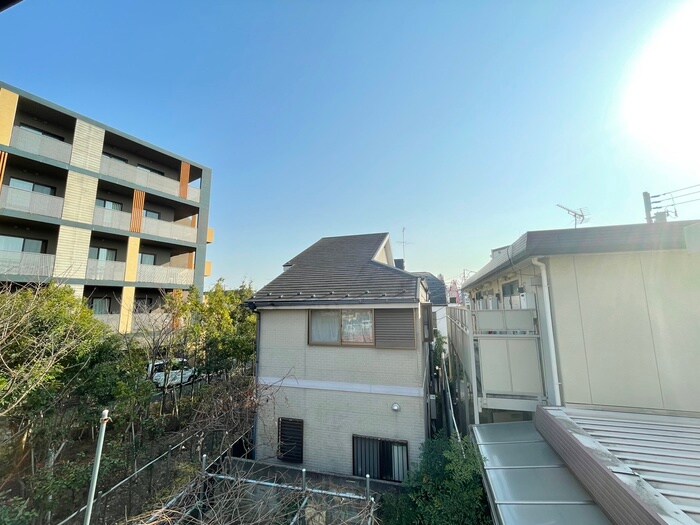 物件内観写真13　(室内からの展望)