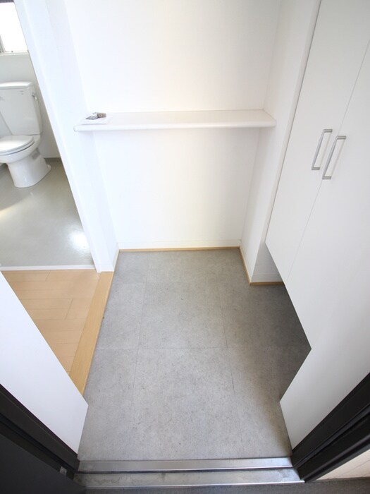物件内観写真9　(玄関)