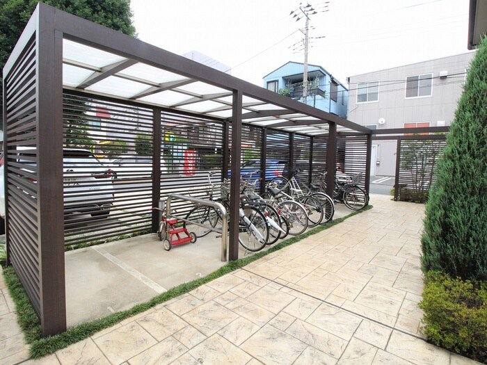 物件外観写真4　(駐輪場)