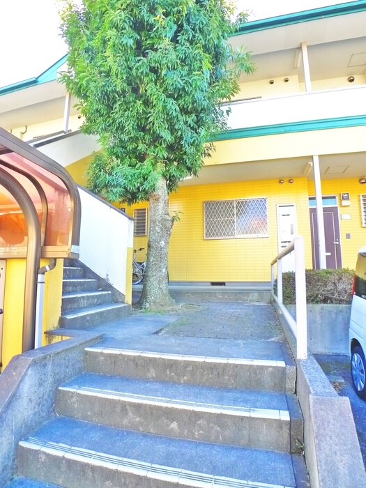 物件外観写真4　(エントランス部分)