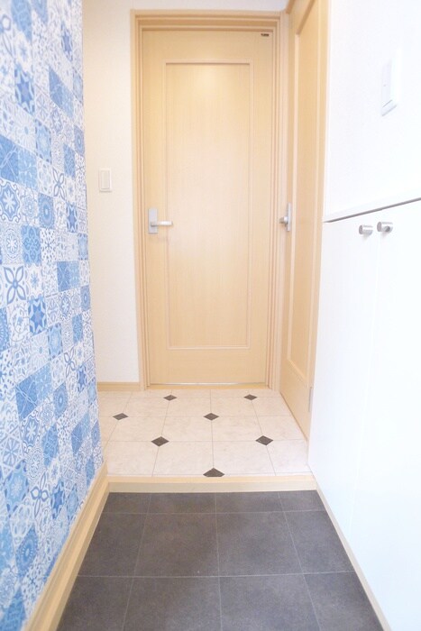 物件内観写真7　(玄関)