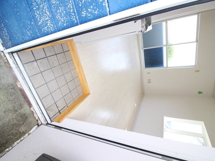 物件内観写真7　(玄関)