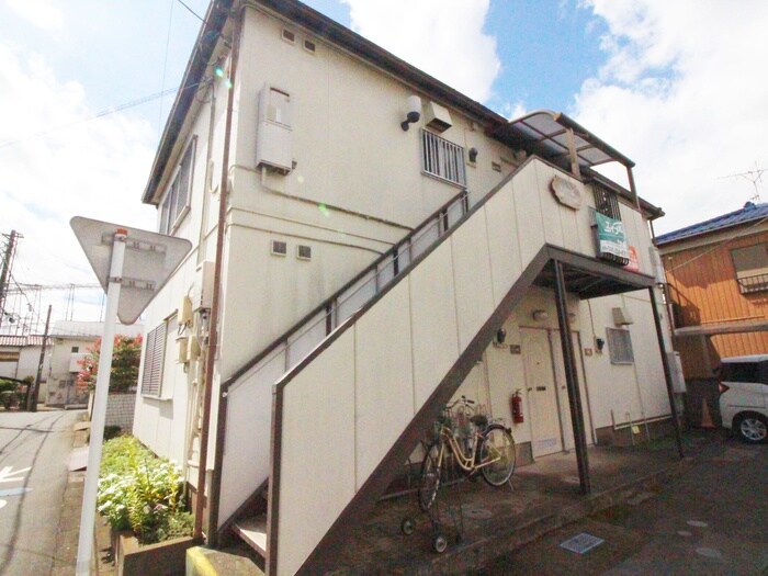 物件外観写真2　(エントランス部分)