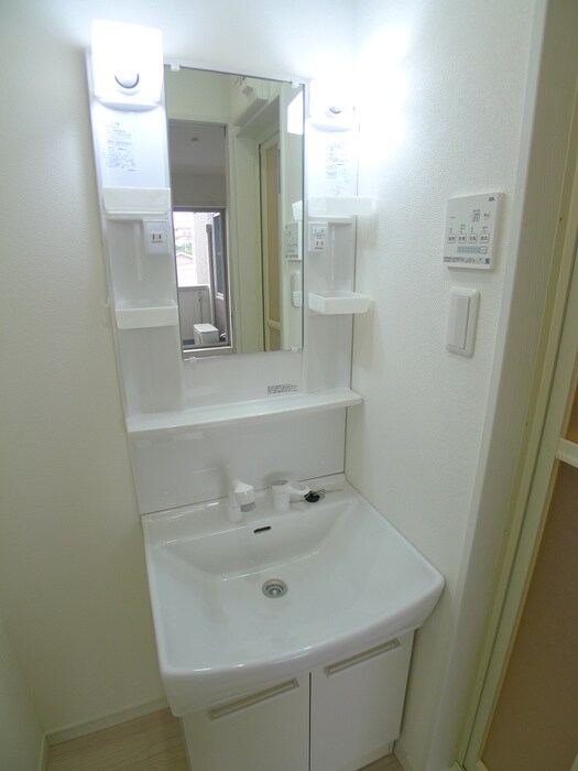 物件内観写真11　(洗面)