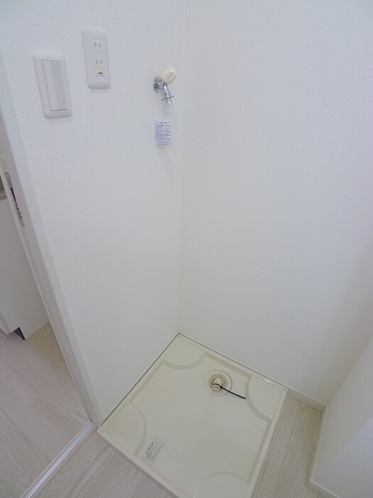 物件内観写真12　(洗濯機置場)