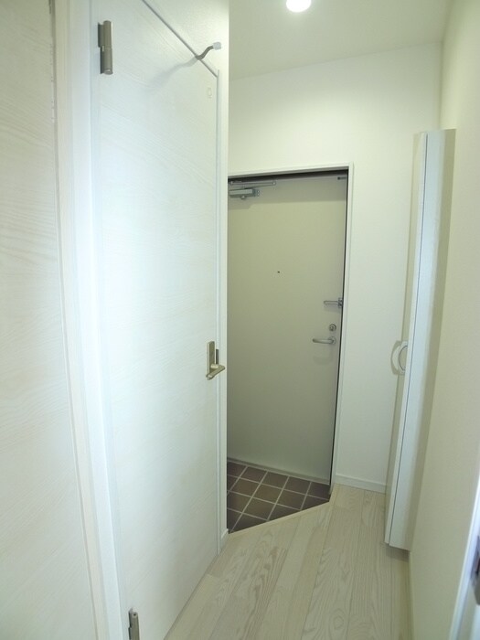 物件内観写真17　(玄関)