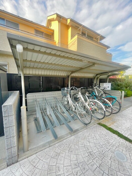 レインボーグローヴの駐輪場