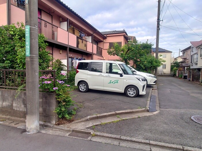 物件外観写真6　(駐車場)