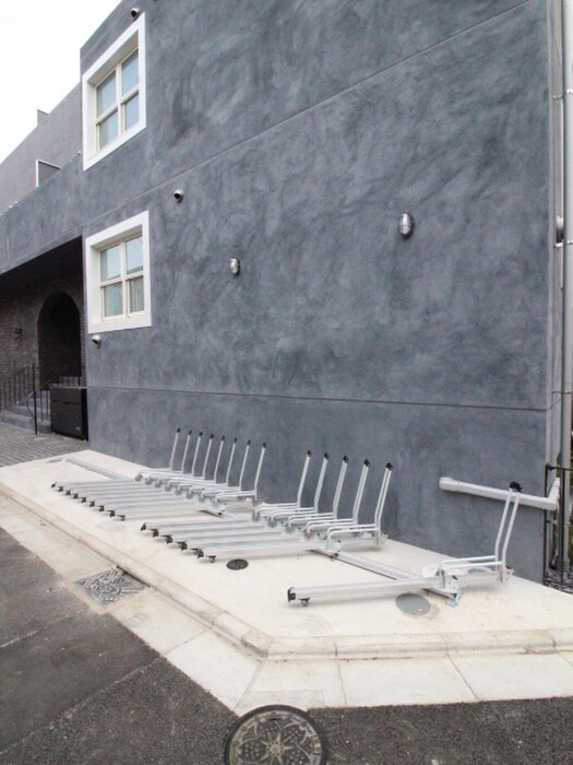 物件外観写真6　(駐輪場)