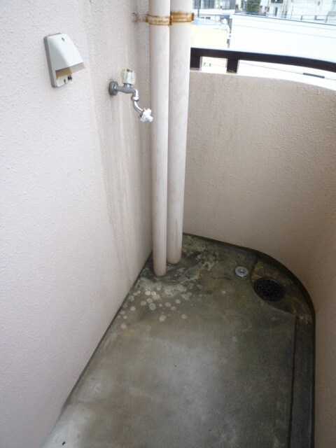 物件内観写真15　(洗濯機置場)