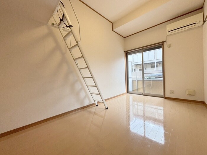 物件内観写真9　(居室)