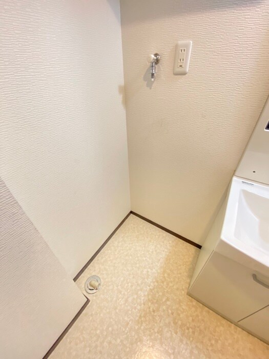 物件内観写真9　(洗濯機置場)